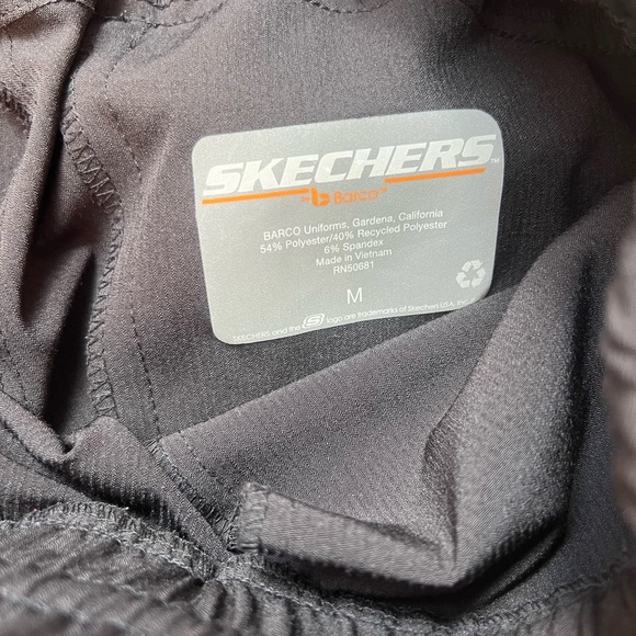 Sketchers by Barco jogger scrub pants - Picture 2 of 5